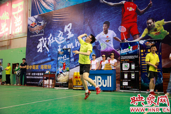 洛陽(yáng)站單挑王英姿颯爽