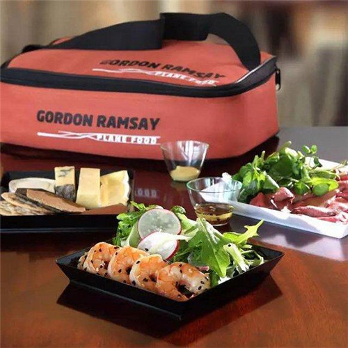 把飛機餐硬搞成了高級野餐