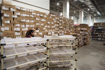 菜鳥網(wǎng)絡(luò)武清園區(qū)華北貨倉，日均單量已經(jīng)超過10萬單