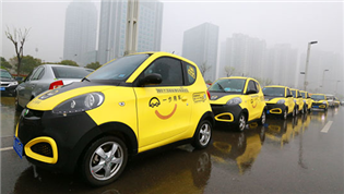 這50輛新能源汽車太黃了！招手即停、一步送到大河車展的門口