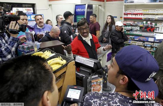 美國(guó)711彩票開出15億巨獎(jiǎng) 走近萬(wàn)能美國(guó)便利店