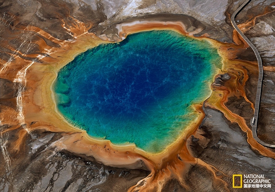 黃石國(guó)家公園，懷俄明州攝影：Norbert Rosing，國(guó)家地理創(chuàng)意版