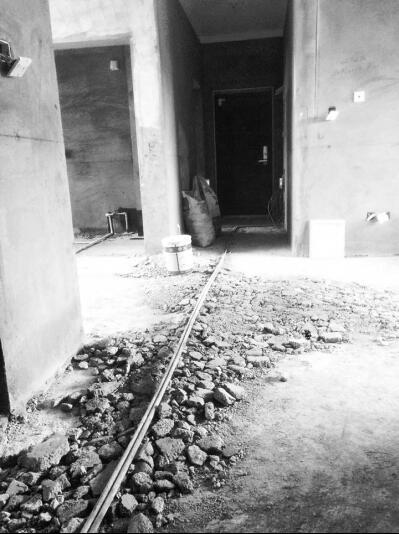 花了七八千，被告知裝錯了房