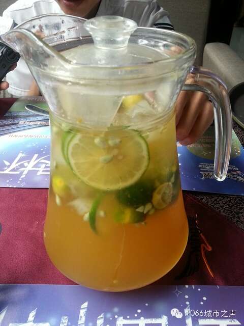 金桔青檸汁。唇齒留香！
