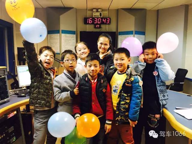 我們不光要成為銀行家，還要當(dāng)主持人！跟著子楊姐姐參觀河南電臺(tái)直播間！