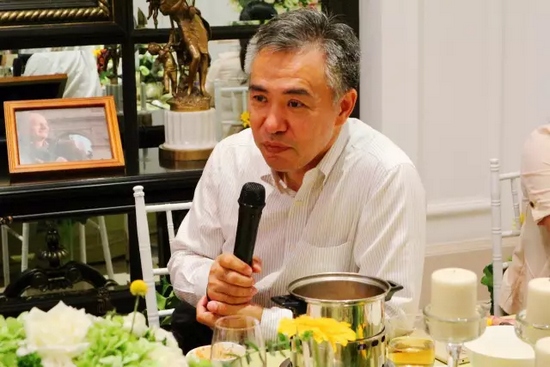 就藝術(shù)品投資收藏、人工智能、基因檢測等話題，劉東曉博士一一做了分析講解。