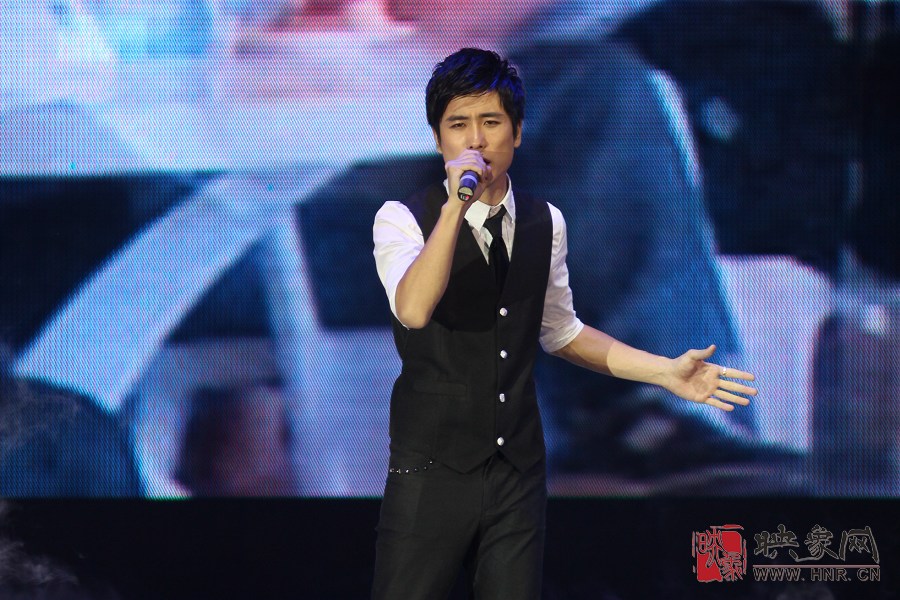 音樂廣播簽約歌手崔金龍演唱《領悟》