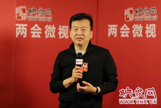 全國人大代表張澤群接受映象網(wǎng)“兩會(huì)微視”訪談。