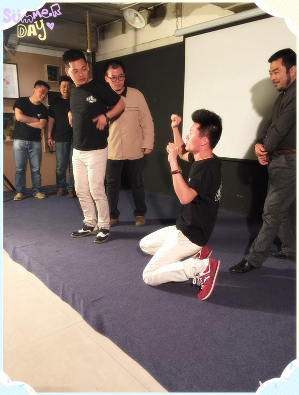 難度增加，連動(dòng)作都由觀眾設(shè)定~行軍打仗中，路飛是有多怕死？