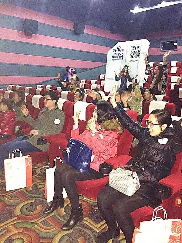 來到活動現(xiàn)場的每一位觀眾都十分熱情哦！