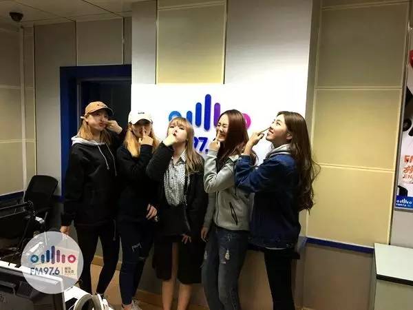 豬鼻行動(dòng)！預(yù)備……按！長(zhǎng)腿妹妹都是天然美女哦！