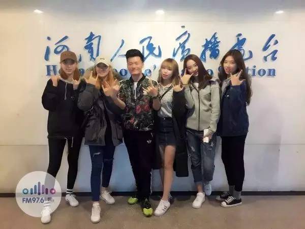 路飛終于體驗(yàn)了一回“他在叢中笑”的感覺(jué)！