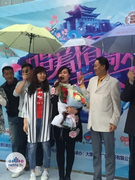 海波瞞著妻子，請來妻子的家人，耿梅驚喜感動(dòng)，喜極而泣~