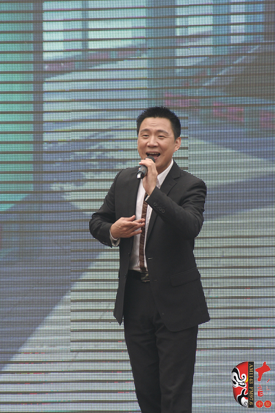 河南省著名乾旦演員、鄭州市豫劇院優(yōu)秀青年演員連德志演唱豫劇《大祭樁》選段“婆母娘且息怒站在路口”