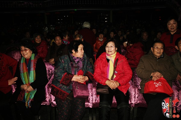 豫劇《朝陽溝》銀環(huán)媽扮演者、著名豫劇表演藝術(shù)家楊華瑞，著名豫劇表演藝術(shù)家王素君