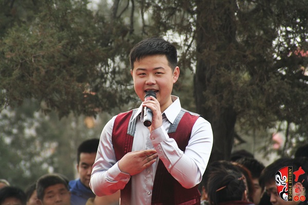 2012年度河南十大名票榜首、《梨園春》2007年度銀獎(jiǎng)擂主陳迎輝演唱豫劇《春秋配》選段“遇君子在荒