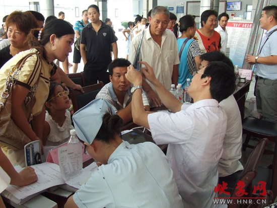 河南電臺免費救治先心病患兒義診活動走進滑縣