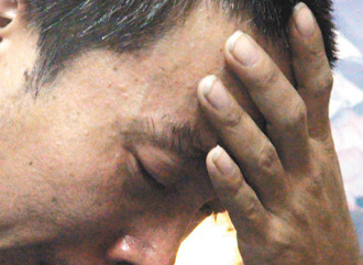 10歲方姓男童遭割喉殺害，父親淚流不止說，小兒子走了，他不知道該如何活下去。 臺灣《聯(lián)合報》