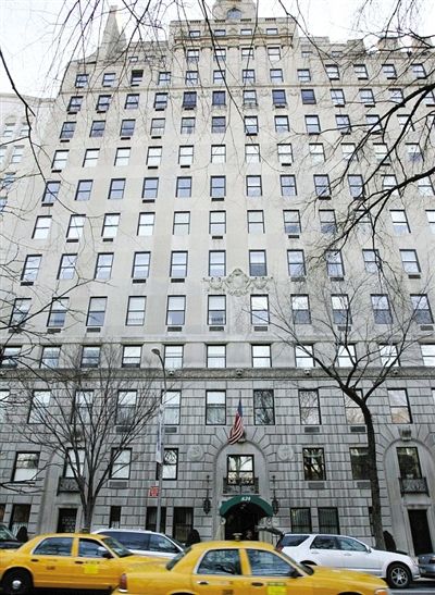 　　2005年，兩人以4400萬美元購入紐約市一套豪宅，裝修花了5000萬。