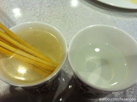 圖片來自黃渤、河北李虎微博