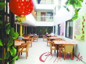 某酒店式養(yǎng)老院的開放餐廳。羅樺琳/圖