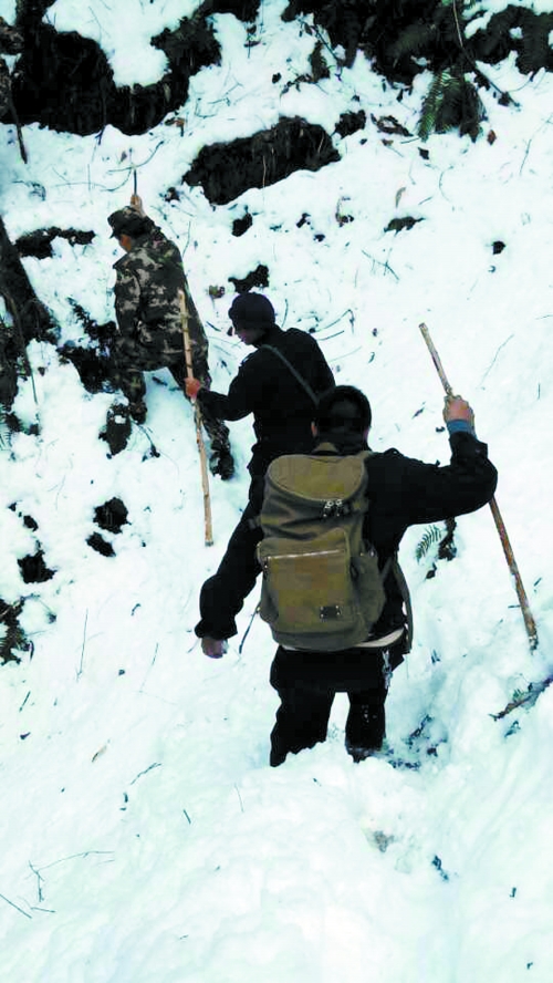 大雪封路，搜尋變得艱難　家屬/供圖