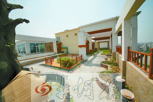 “空中花園”的假樹、水車、小橋都已經(jīng)被拆除