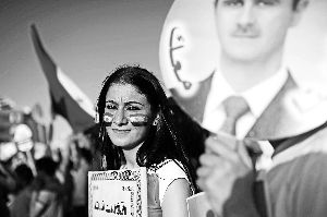 1日，土耳其民眾游行支持巴沙爾政權(quán)。新華社發(fā)