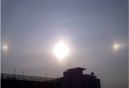 上?，F(xiàn)“3個(gè)太陽(yáng)”