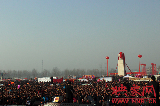 寶豐馬街書會(huì)獲世界紀(jì)錄認(rèn)證  民間藝人相聚“斗藝”