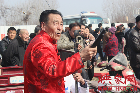 寶豐馬街書會(huì)獲世界紀(jì)錄認(rèn)證  民間藝人相聚“斗藝”