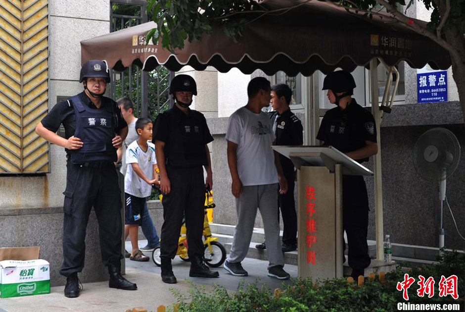 7月31日，成都成華區(qū)二十四城小區(qū)發(fā)生警匪槍戰(zhàn)。