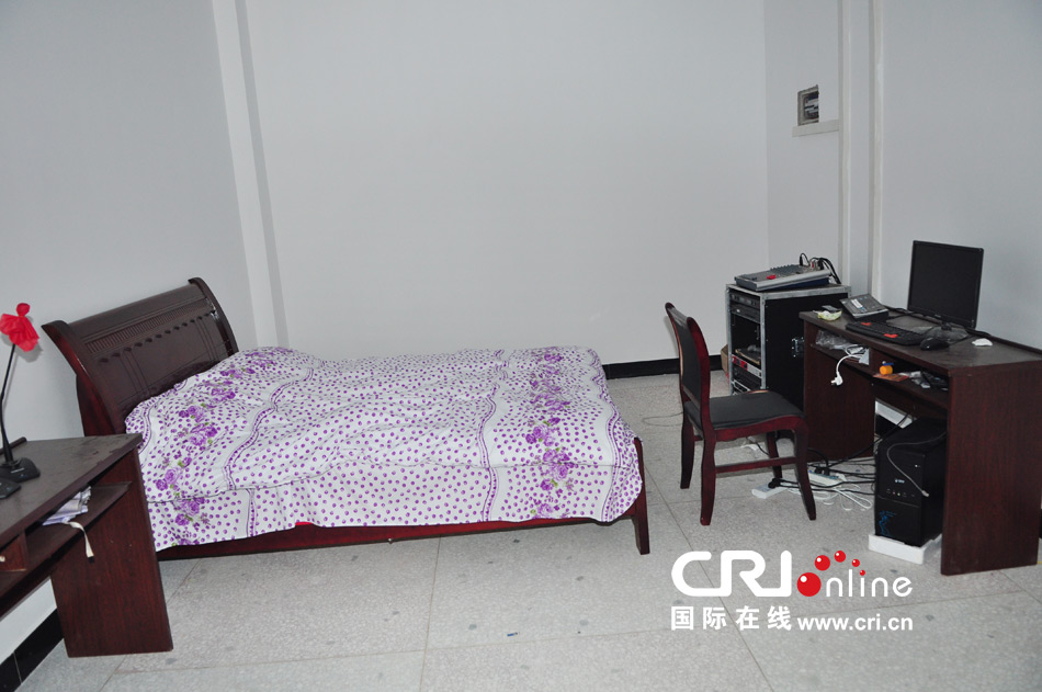 2013年10月21日，長沙云蓋村欠債千萬新建的豪華村部樓。