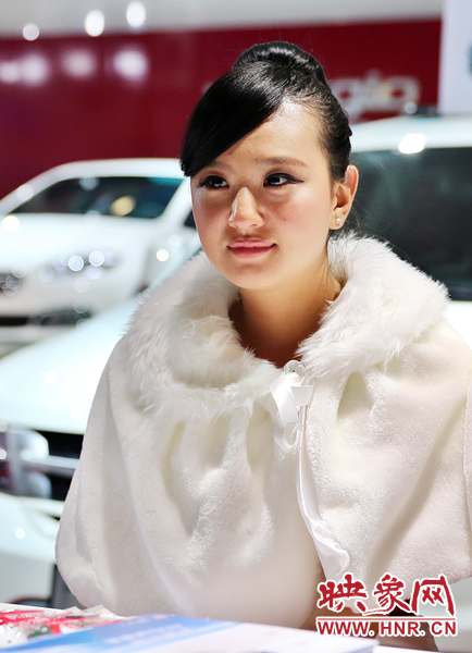 前臺服務(wù)員也很吸引眼球