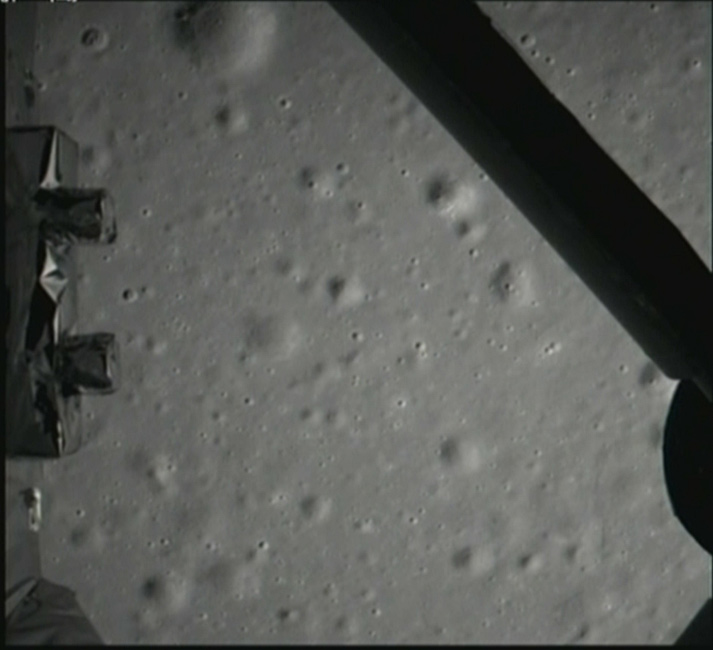 嫦娥三號平穩(wěn)落月 中國首次地外天體軟著陸成功