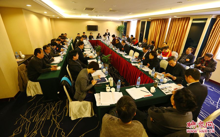 1月15日上午，政協(xié)委員小組會(huì)議，社科、體育、新聞出版組討論現(xiàn)場(chǎng)