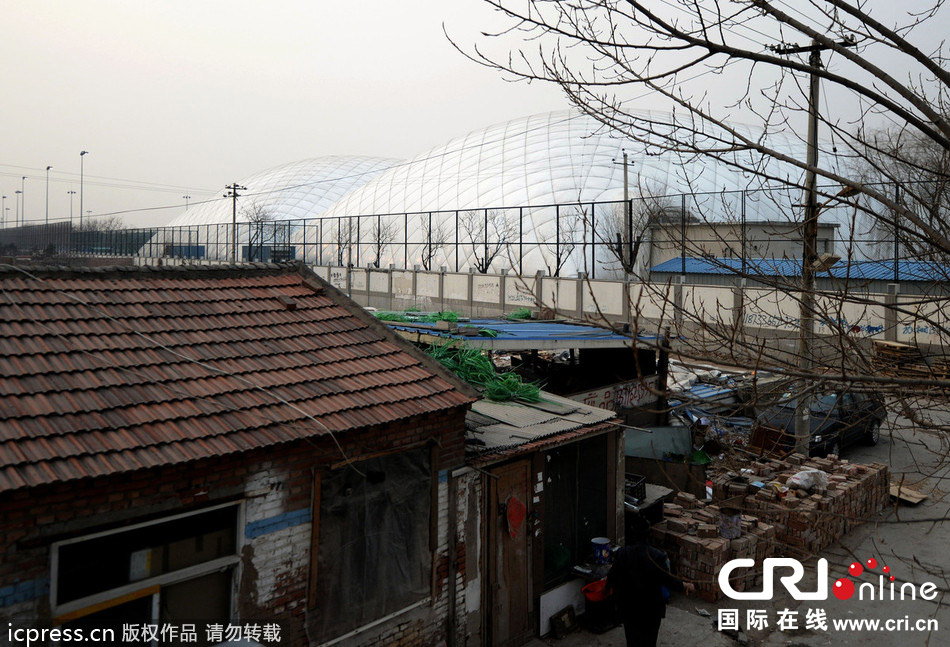 北京一國(guó)際學(xué)校耗資5百萬(wàn)美元建“防霾帳篷”