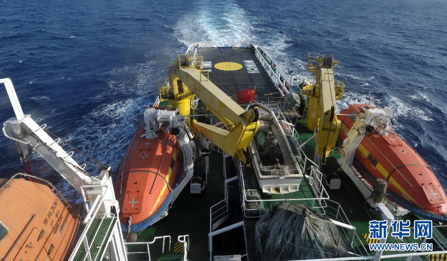直擊馬航370航班搜尋:中國艦船赴新加坡集結