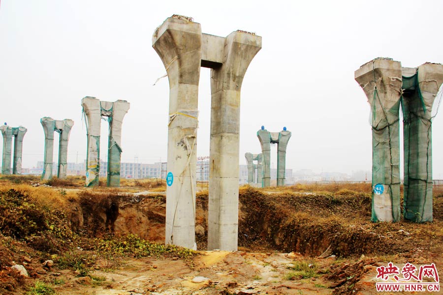 相關(guān)負(fù)責(zé)人也對(duì)外表示，投資15個(gè)億的項(xiàng)目，實(shí)際到賬的只有6000多萬(wàn)元，所以工程被迫停下。