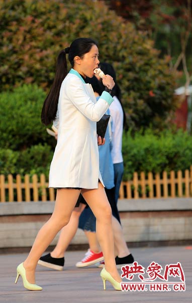 天太熱，還是吃冷飲涼快