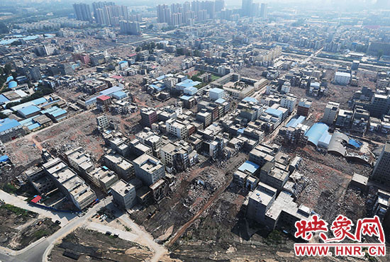 震驚！航拍鄭州城中村拆遷 宛如“地震災(zāi)區(qū)”