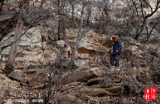 出家人打架，少見;出家人打架還用嘴咬，更是稀罕。嵩山后山一處人跡罕至的半山腰，就住著這樣一位奇葩的出家道士。