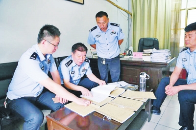 男子身負(fù)命案躲藏15年 靠拾廢品、打零工生活