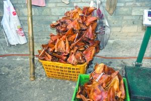 警方現(xiàn)場查獲的Y臘肉。