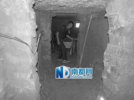 昨日，工人在地宮內(nèi)。CFP圖片