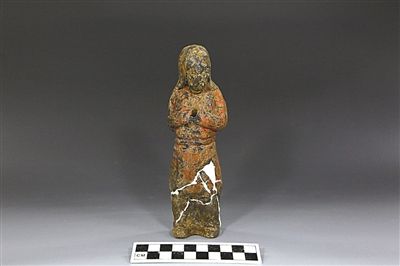 1號墓出土的陶俑。新華社發(fā)
