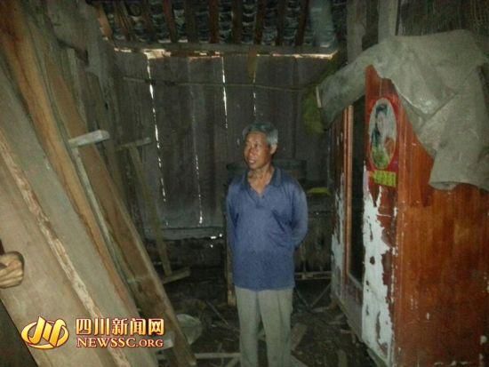 王本余的堂兄王本武向四川新聞網(wǎng)記者介紹王本余還剩下的財(cái)物。