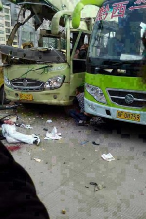 爆炸現(xiàn)場(chǎng)。圖片來自網(wǎng)絡(luò)