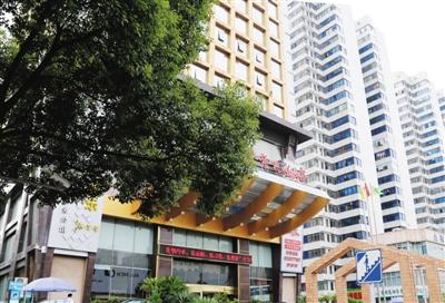 衡陽官員趙安民與之保持聯(lián)系，并邀約女子在這家酒店房間見面。