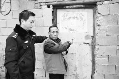 　嫌犯指認(rèn)藏匿兒童的地點(diǎn)。